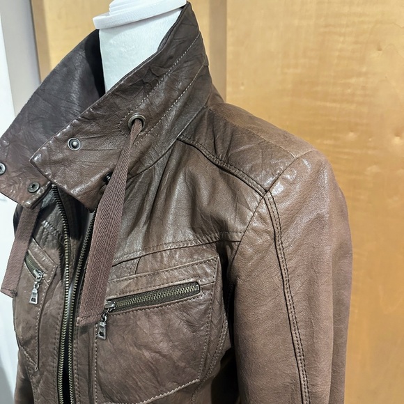 Danier Brown Leather Jacket with Zipper Closure (XXS) - Picture 4 of 10